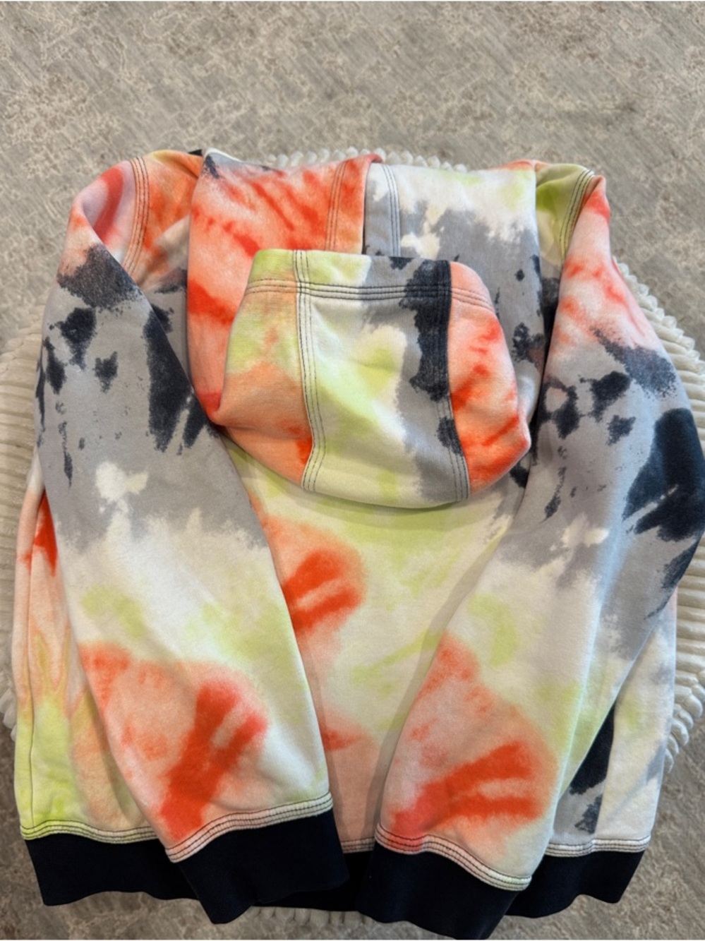 Boys (M) Nike Tie-Dye Pullover Hoodie in Neon Orange, Yellow & Black - Picture 3 of 4